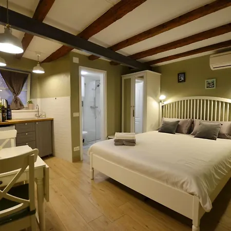 Apartment Old Town Hip And Cozy