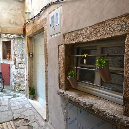 Apartment Old Town Hip And Cozy *